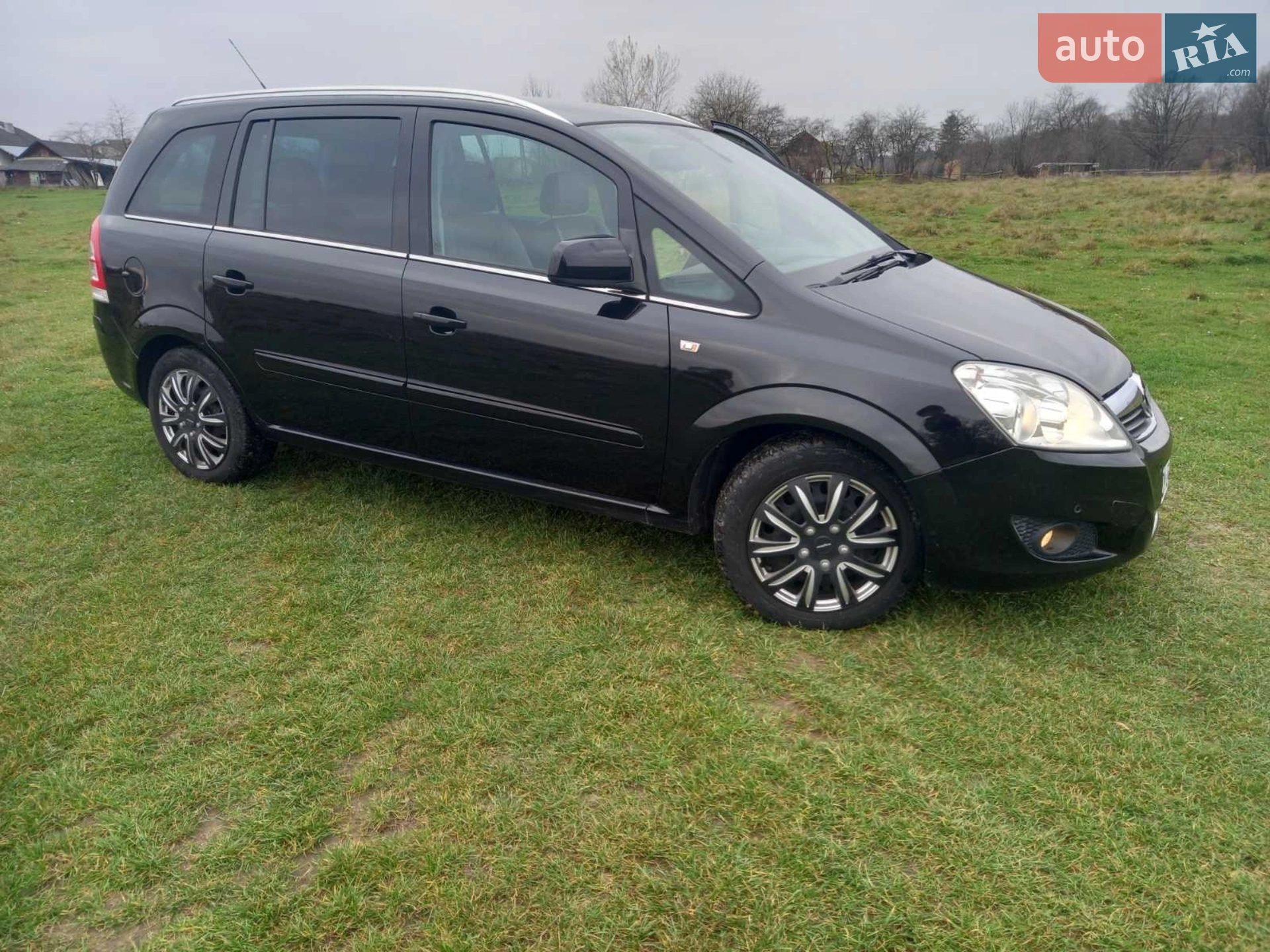 2011 Opel Zafira - фото 1