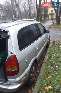Минивэн Opel Zafira 2002 в 