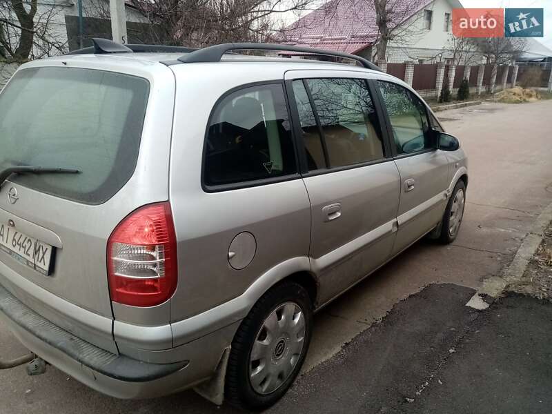 Минивэн Opel Zafira 2004 в Киеве