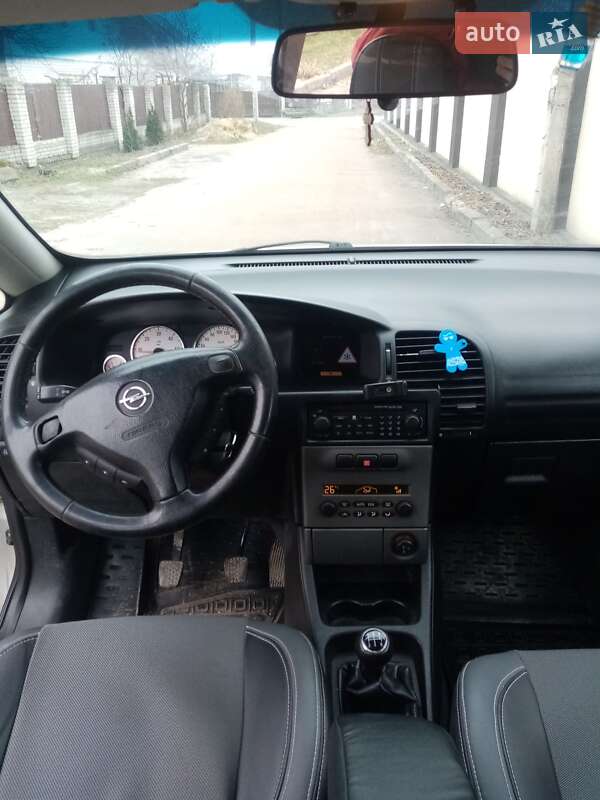 Минивэн Opel Zafira 2004 в Киеве