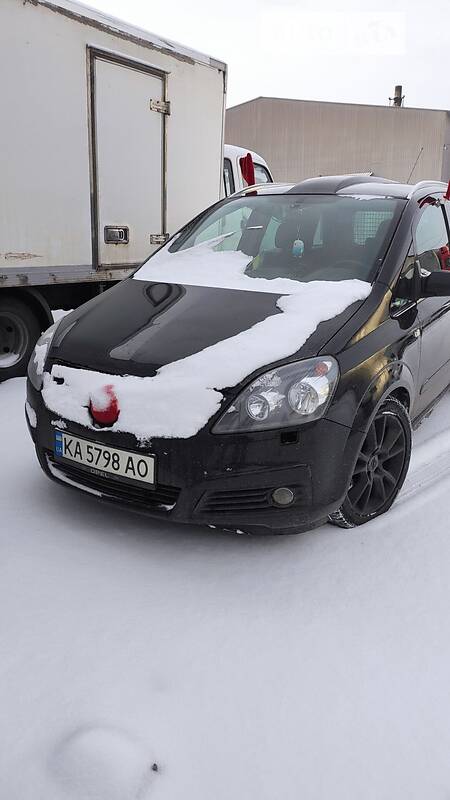 Минивэн Opel Zafira 2007 в Киеве