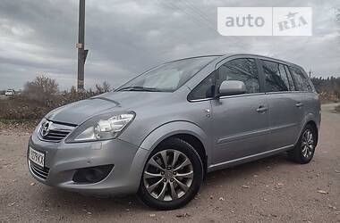 Минивэн Opel Zafira 2010 в Барышевке