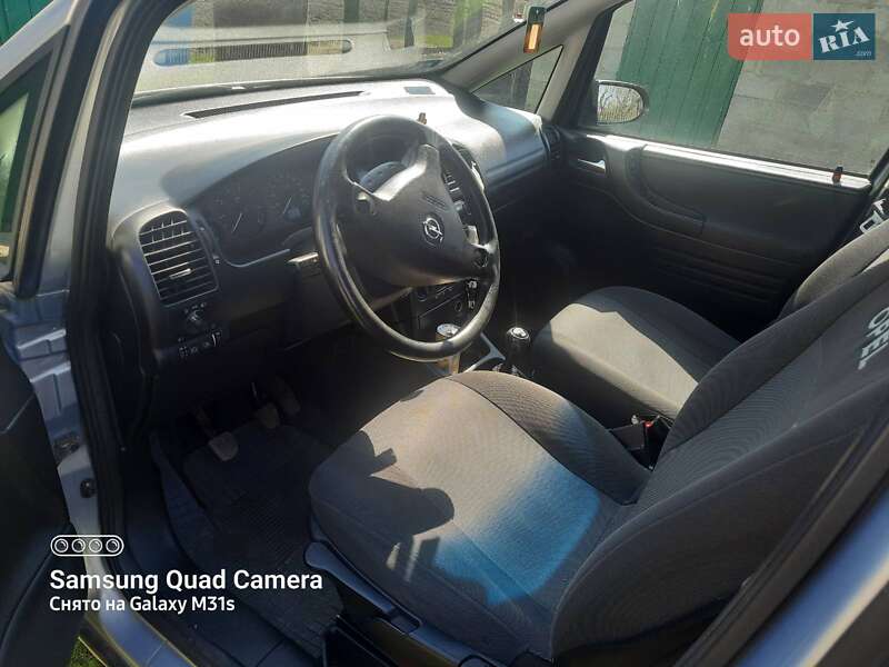 Минивэн Opel Zafira 2000 в Ратным