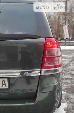 Минивэн Opel Zafira 2010 в Хмельницком