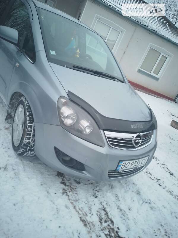 Минивэн Opel Zafira 2011 в Гусятине