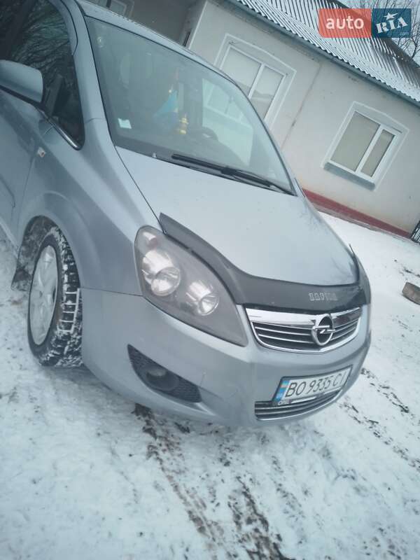 Opel Zafira 2011