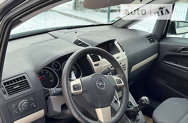Минивэн Opel Zafira 2008 в Дубно