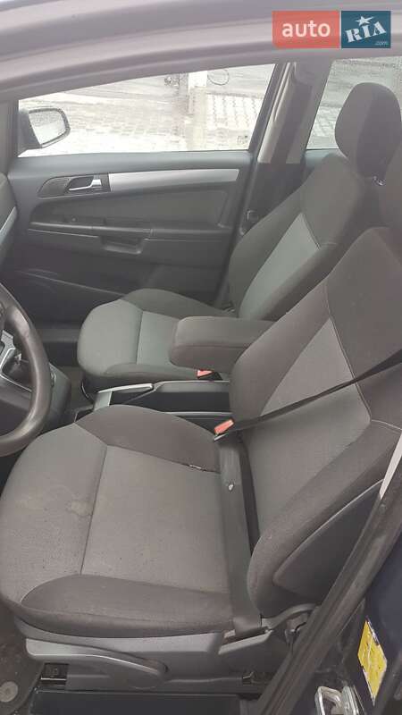 Минивэн Opel Zafira 2006 в Луцке фото 5 Минивэн Opel Zafira 2006 в Луцке