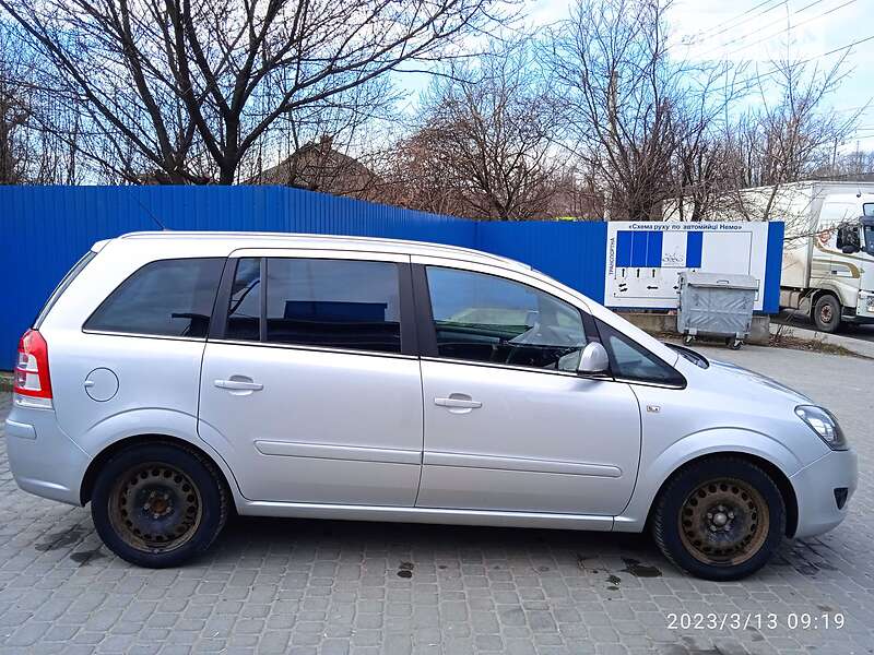 Минивэн Opel Zafira 2012 в Хмельницком