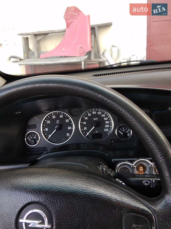 Мінівен Opel Zafira 2003 в Рівному