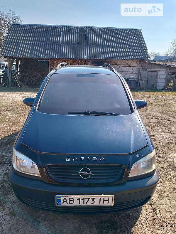 Минивэн Opel Zafira 2000 в Любешове