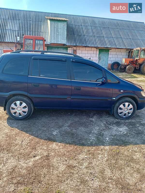 Мінівен Opel Zafira 2000 в Любешові