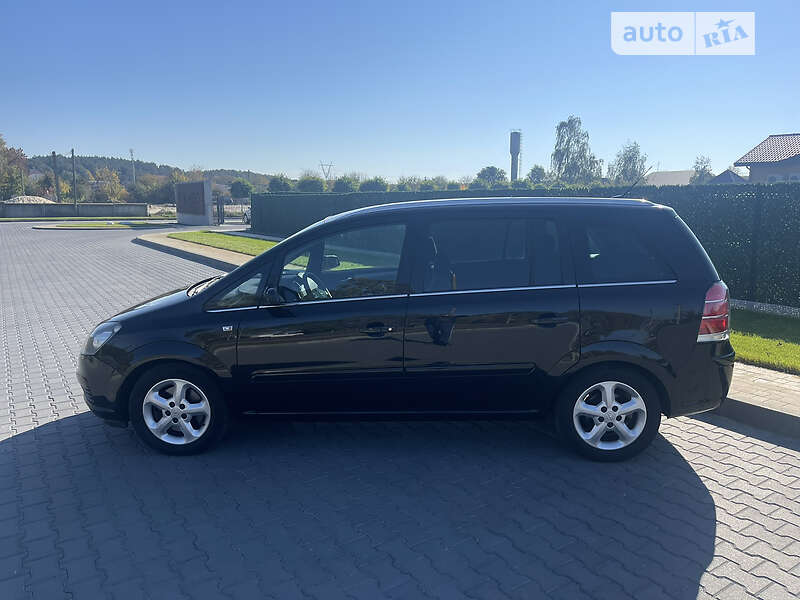 Минивэн Opel Zafira 2008 в Луцке