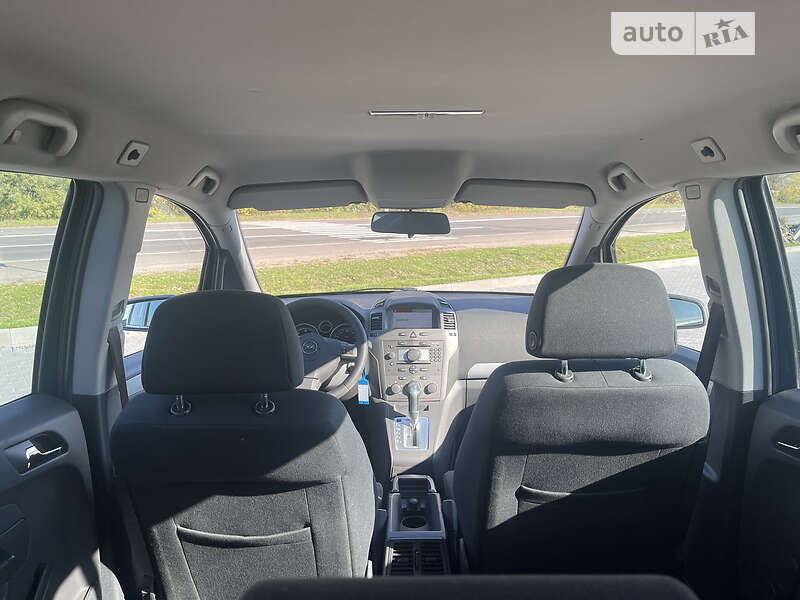 Минивэн Opel Zafira 2008 в Луцке