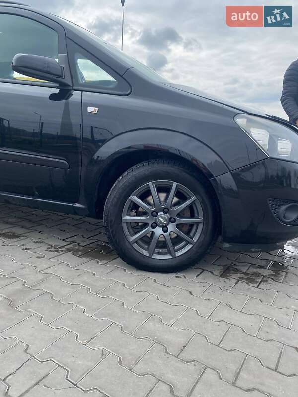 Минивэн Opel Zafira 2009 в Луцке фото 2 Минивэн Opel Zafira 2009 в Луцке