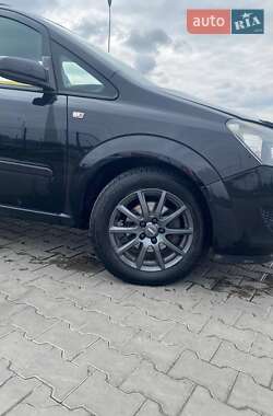Минивэн Opel Zafira 2009 в 