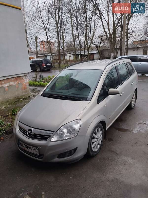Минивэн Opel Zafira 2009 в Староконстантинове