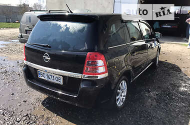 Минивэн Opel Zafira 2011 в Золочеве