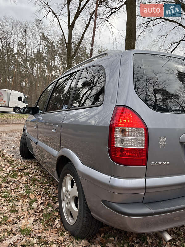 Мінівен Opel Zafira 2004 в Жовкві
