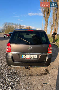Минивэн Opel Zafira 2010 в 