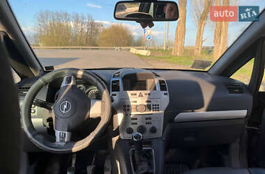 Минивэн Opel Zafira 2010 в 