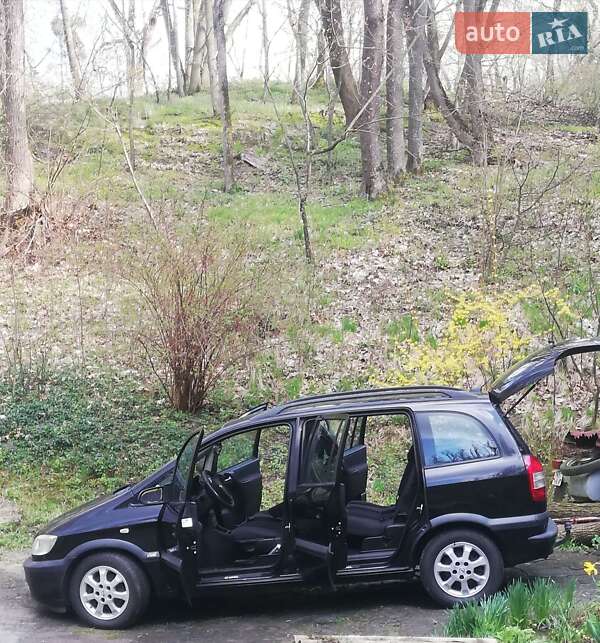 Мінівен Opel Zafira 2004 в Каневі