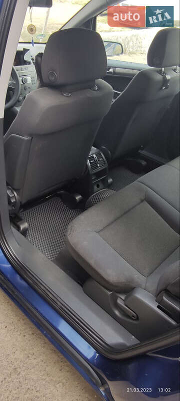 Минивэн Opel Zafira 2006 в Черновцах