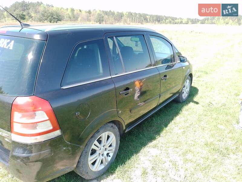 Мінівен Opel Zafira 2008 в Вараші
