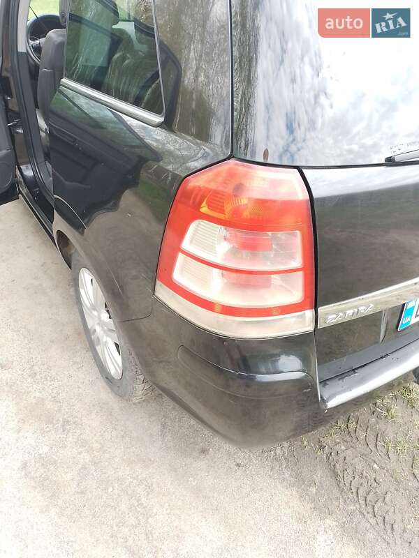 Мінівен Opel Zafira 2008 в Вараші