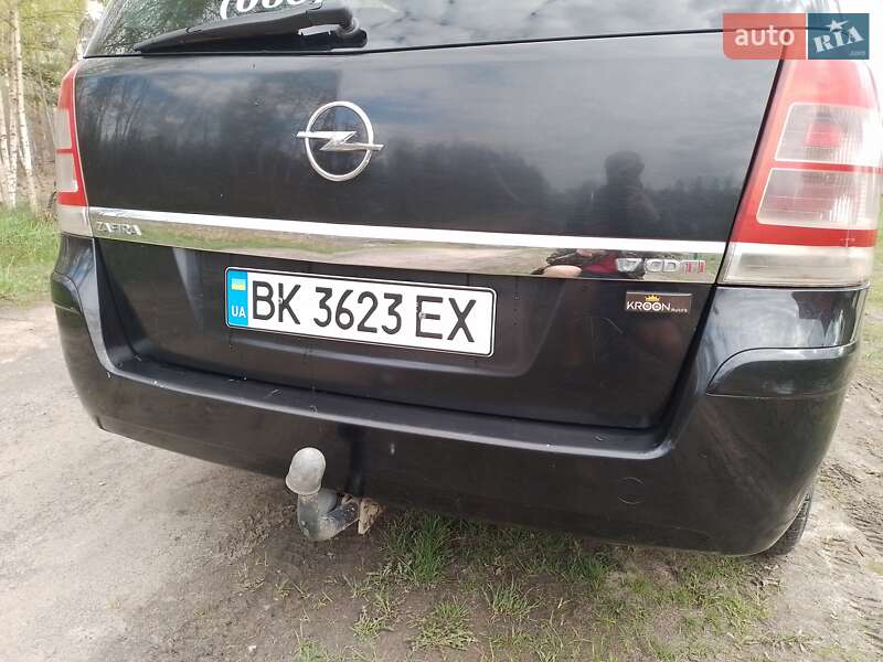 Мінівен Opel Zafira 2008 в Вараші