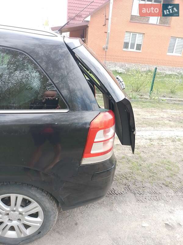 Мінівен Opel Zafira 2008 в Вараші