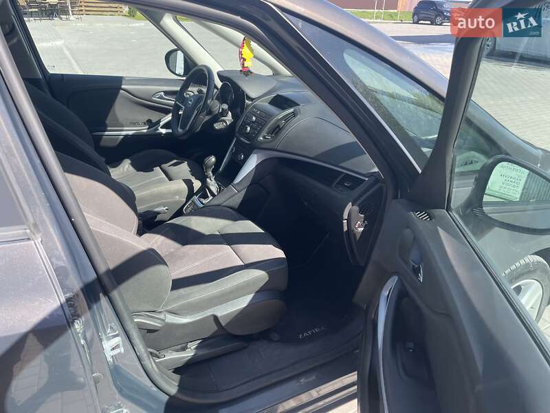 Мінівен Opel Zafira 2014 в Кам'янець-Подільському