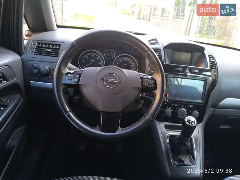 Мінівен Opel Zafira 2010 в Коломиї