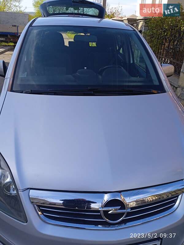 Мінівен Opel Zafira 2010 в Коломиї