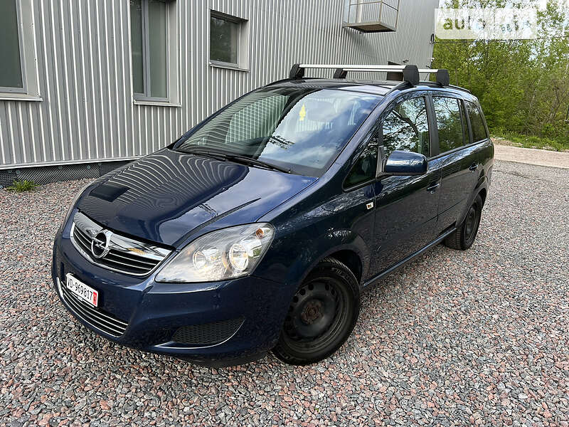 Минивэн Opel Zafira 2011 в Чернигове