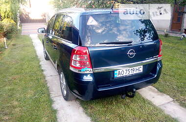 Минивэн Opel Zafira 2010 в Тячеве