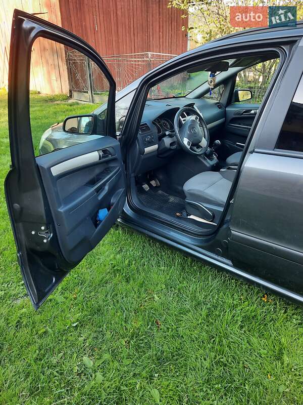 Минивэн Opel Zafira 2008 в Долине фото 8 Минивэн Opel Zafira 2008 в Долине