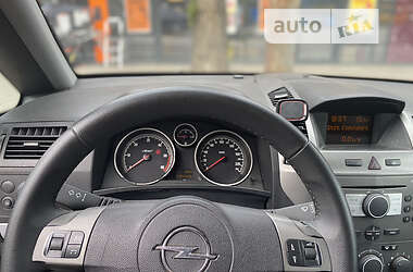Минивэн Opel Zafira 2006 в Днепре