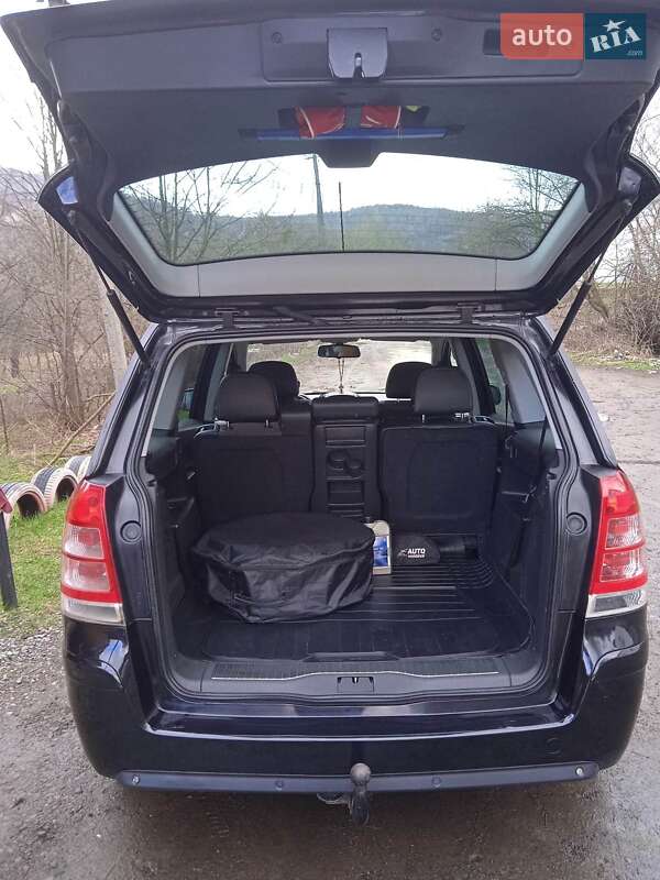 Мінівен Opel Zafira 2010 в Воловцю