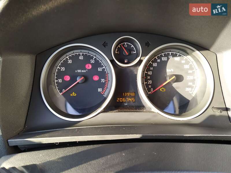 Минивэн Opel Zafira 2008 в Луцке