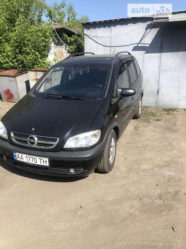 Минивэн Opel Zafira 2003 в Киеве