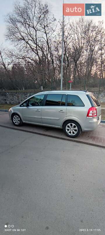 Мінівен Opel Zafira 2009 в Первомайську