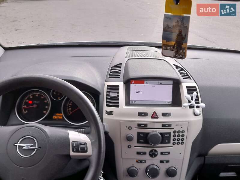 Минивэн Opel Zafira 2009 в Тернополе