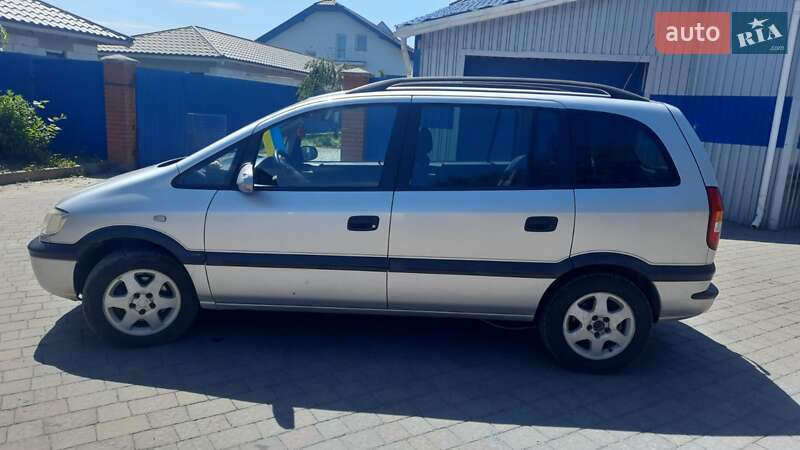Минивэн Opel Zafira 2001 в Мукачево
