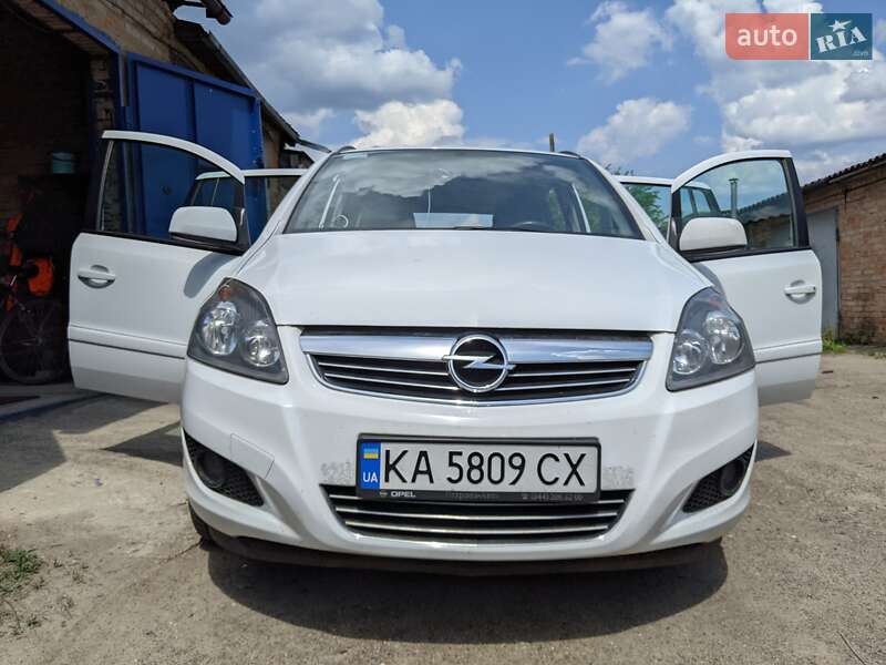 Мінівен Opel Zafira 2012 в Конотопі