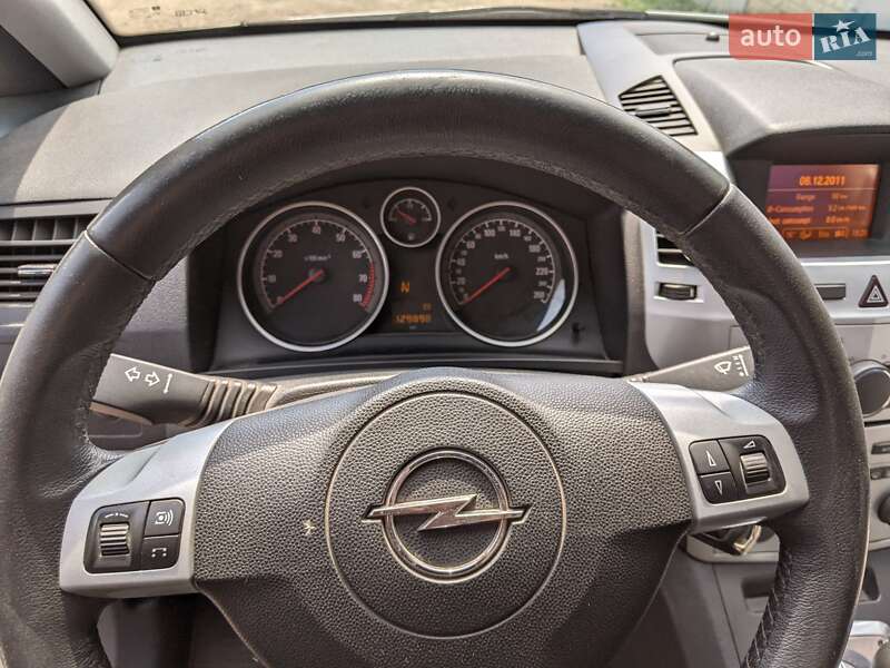 Мінівен Opel Zafira 2012 в Конотопі