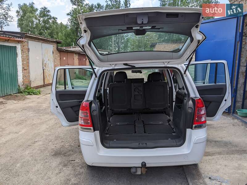 Мінівен Opel Zafira 2012 в Конотопі