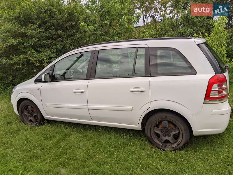 Мінівен Opel Zafira 2012 в Конотопі