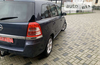Минивэн Opel Zafira 2011 в 