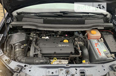 Минивэн Opel Zafira 2011 в 